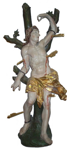 Figur des hl. Sebastian in der Sakristei der Pfarrkirche Hofkirchen